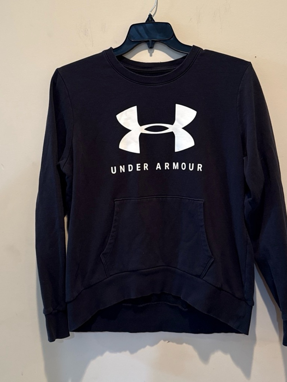 Under Armour Wonen’s Black Logo Crewneck Sweatshirt
